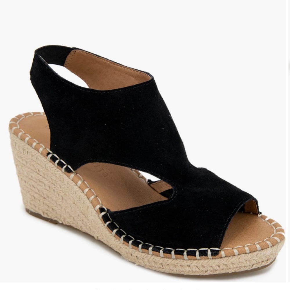 Gentle Souls by Kennet Cole Wedge Sandals -NWOB